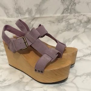 Purple suede ecoté wooden flatform sandals